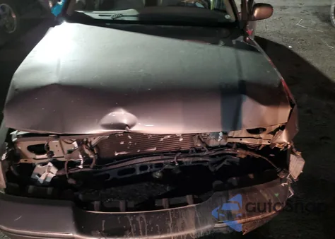 2000 Mercury Grand Marq z USA, uszkodzony, nr VIN 639727